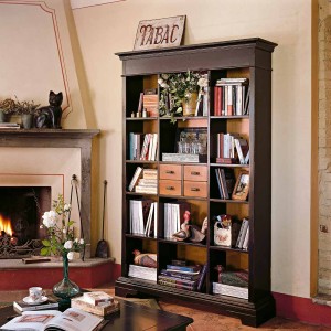 Libreria classica con cassettini in legno