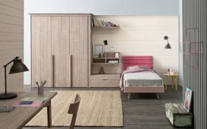 cameretta in legno massello di abete. Lavorazione e progettazione 100% Made in Italy