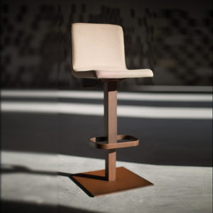 sgabello riese struttura corten